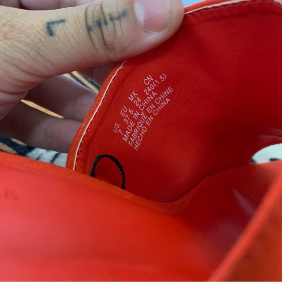 AMERICAN EAGLE OUTFITTERS RED SLIDE BLOCK HEELS 7 US - Picture 3 of 7